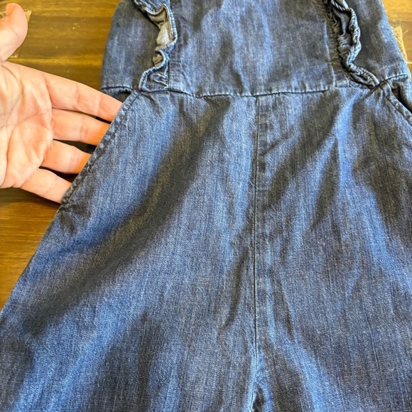 GAP Denim Chambray Ruffle Jumpsuit Straight Wide Leg Toddler 3T Blue Sleeveless - Picture 3 of 6